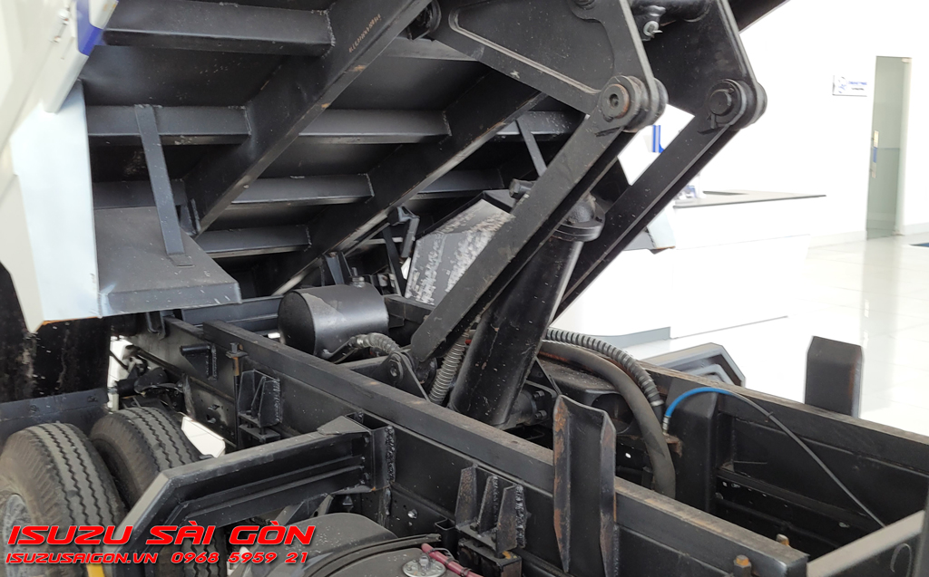 Xe Ben Isuzu 1T9 QKR 230 QLR77FE4 11